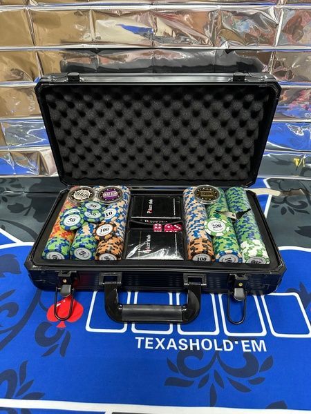 Покерний набір LuxPro Професійний у кейсі на 300 глиняних фішок з номіналом для Турнірів pok300g фото