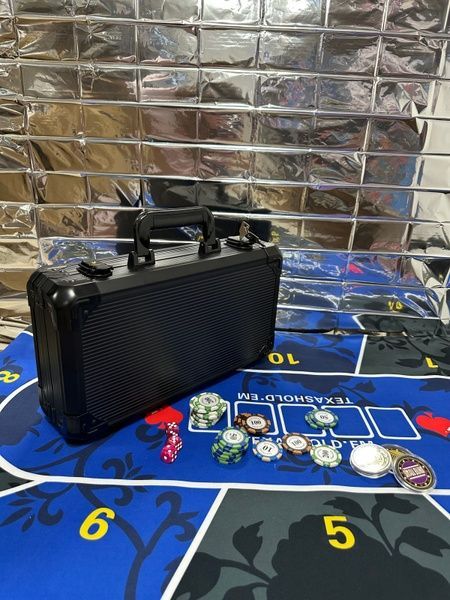 Покерний набір LuxPro Професійний у кейсі на 300 глиняних фішок з номіналом для Турнірів pok300g фото
