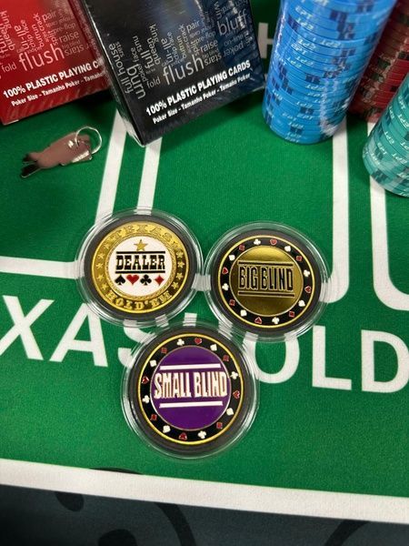 Покерный набор LuxPro Профессиональный в Кейсе на 300 фишек Керамических с номиналом для Турниров pok300k фото