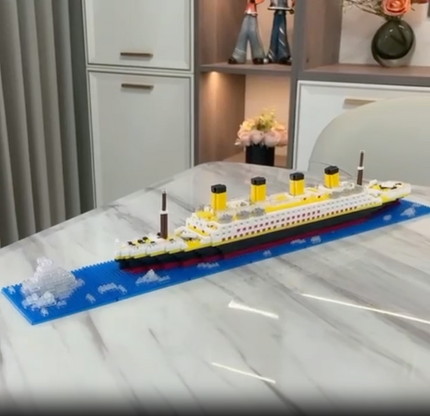 Конструктор Титанік Айсбер Titanic Passenger Liner &ndash; Легендарний лайнер 1860 дет. 3363-1 фото